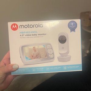 Motorola MBP482ANXL 4.3" Video Baby Monitor (NEVER USED or OPENED)